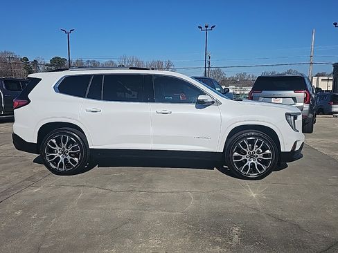 New 2026 GMC Acadia Denali Ultimate image 2