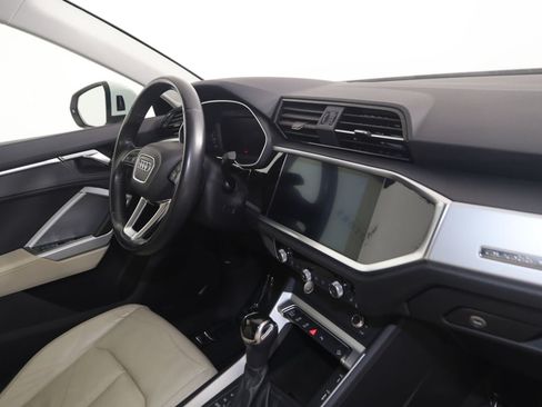 Used 2019 Audi Q3 2.0T Premium w/ Convenience Package AWD/4WD image 37
