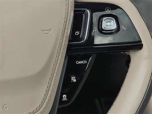 Used 2023 Lincoln Aviator Reserve w/ Equipment Group 201A image 16