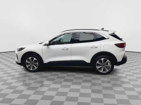 Certified 2024 Ford Escape Platinum AWD/4WD image 36