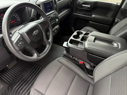 Used 2024 Chevrolet Silverado 1500 Custom Trail Boss w/ Dark Appearance Package AWD/4WD image 18