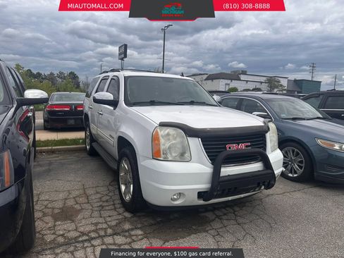 Used 2012 GMC Yukon SLT w/ SLT-2 Equipment Package AWD/4WD image 3