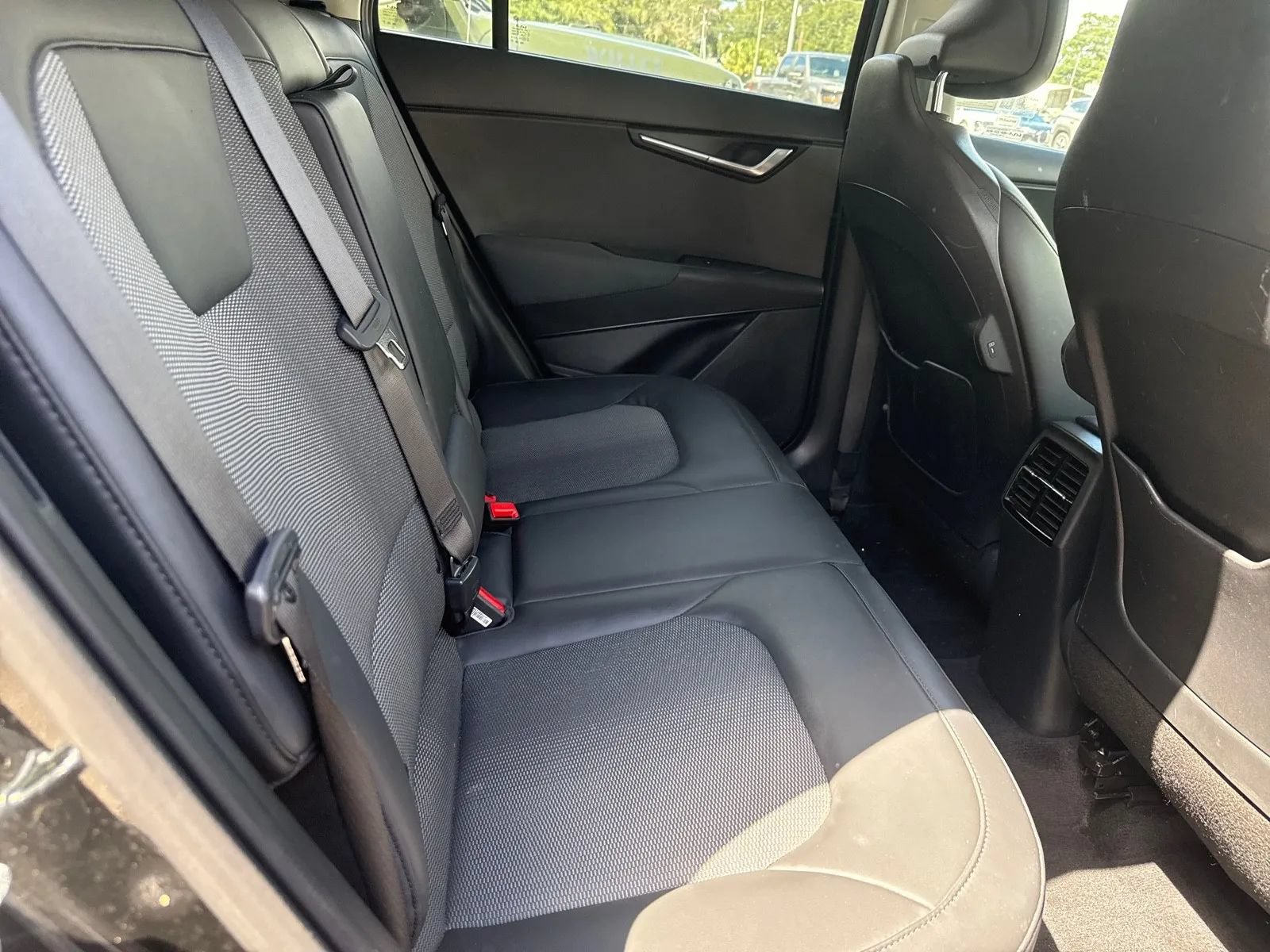 Used 2023 Kia Niro EX Touring FWD image 11
