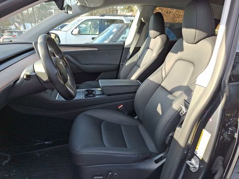 Used 2024 Tesla Model Y Long Range image 10