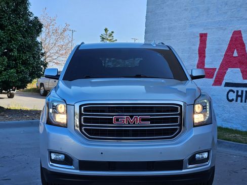 Used 2019 GMC Yukon SLE w/ SLE Value Package AWD/4WD image 2