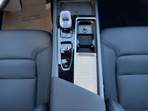 New 2026 Volvo XC60 B5 Plus AWD/4WD image 23