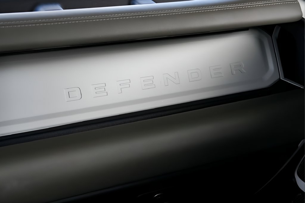 Used 2022 Land Rover Defender 110 XS Edition AWD/4WD image 39