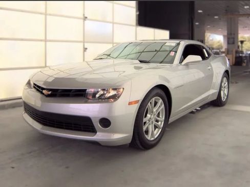 Used 2015 Chevrolet Camaro LS RWD image 2