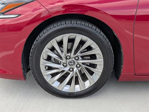 Used 2023 Lexus ES 350 Ultra Luxury image 9