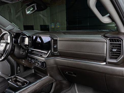 Used 2025 Chevrolet Silverado 2500 LTZ w/ LTZ Plus Package image 16