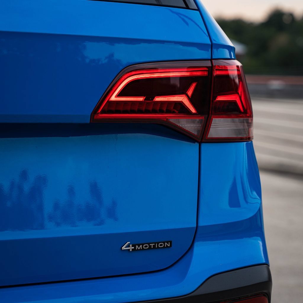Certified 2023 Volkswagen Taos SE AWD/4WD image 5