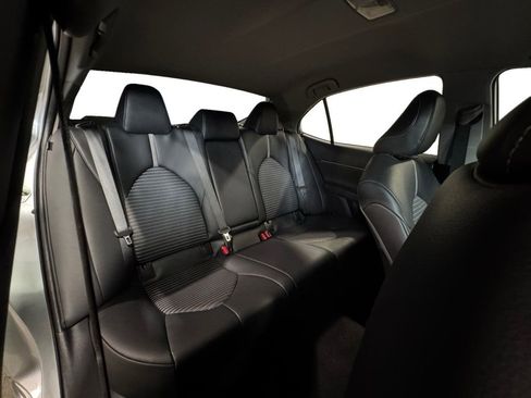 Used 2020 Toyota Camry SE image 13