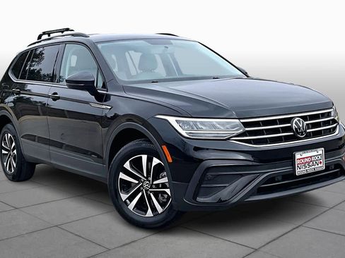 Used 2022 Volkswagen Tiguan S image 2