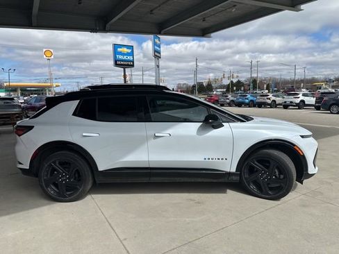 New 2026 Chevrolet Equinox EV RS image 4