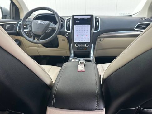 Used 2022 Ford Edge Titanium AWD/4WD image 33