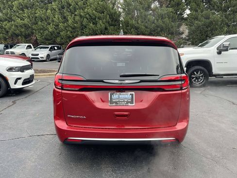 New 2026 Chrysler Pacifica Select FWD image 8