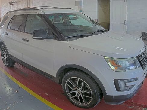 Used 2017 Ford Explorer Sport w/ Equipment Group 401A image 2