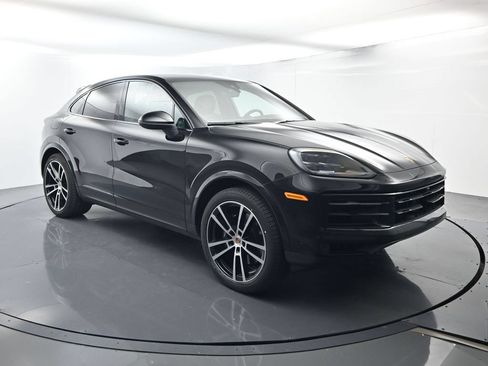Certified 2025 Porsche Cayenne Coupe AWD/4WD image 17