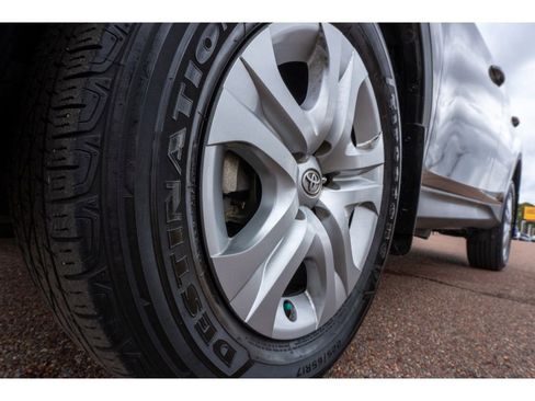 Used 2015 Toyota RAV4 LE image 9