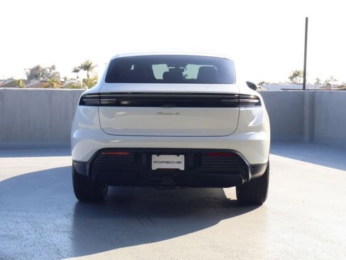 New 2026 Porsche Macan 4 Electric AWD/4WD image 28