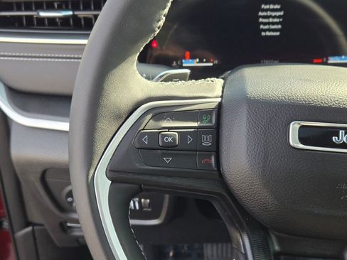 Certified 2024 Jeep Grand Cherokee Altitude image 29