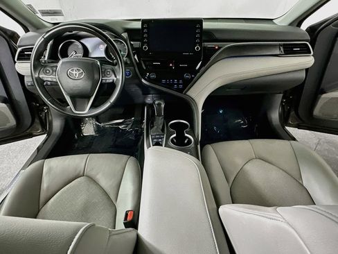 Used 2022 Toyota Camry XLE FWD image 17