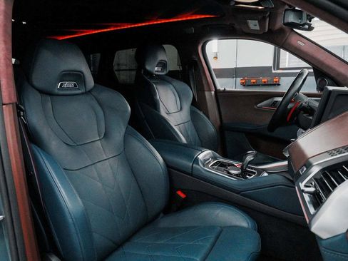 Used 2023 BMW XM image 38