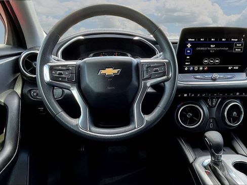 Used 2023 Chevrolet Blazer LT w/ Convenience Package FWD image 10