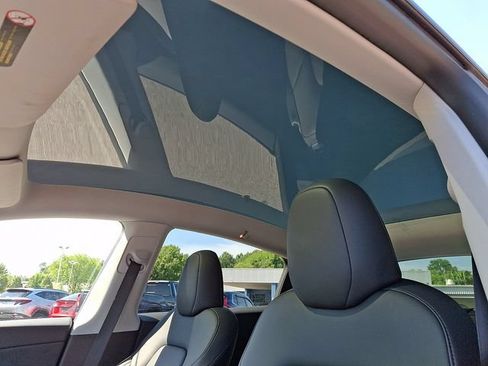Used 2023 Tesla Model Y Long Range AWD/4WD image 16