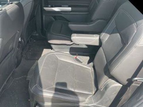 Certified 2022 Ford Explorer XLT w/ Equipment Group 202A image 5