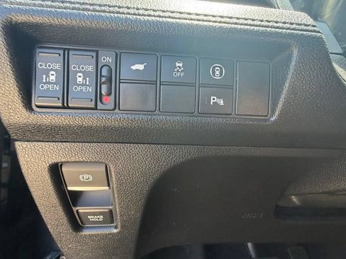 Used 2023 Honda Odyssey Elite image 18