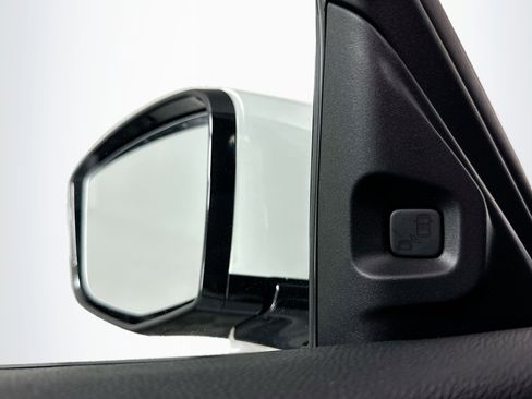Used 2023 Acura MDX SH-AWD w/ Technology Package image 16