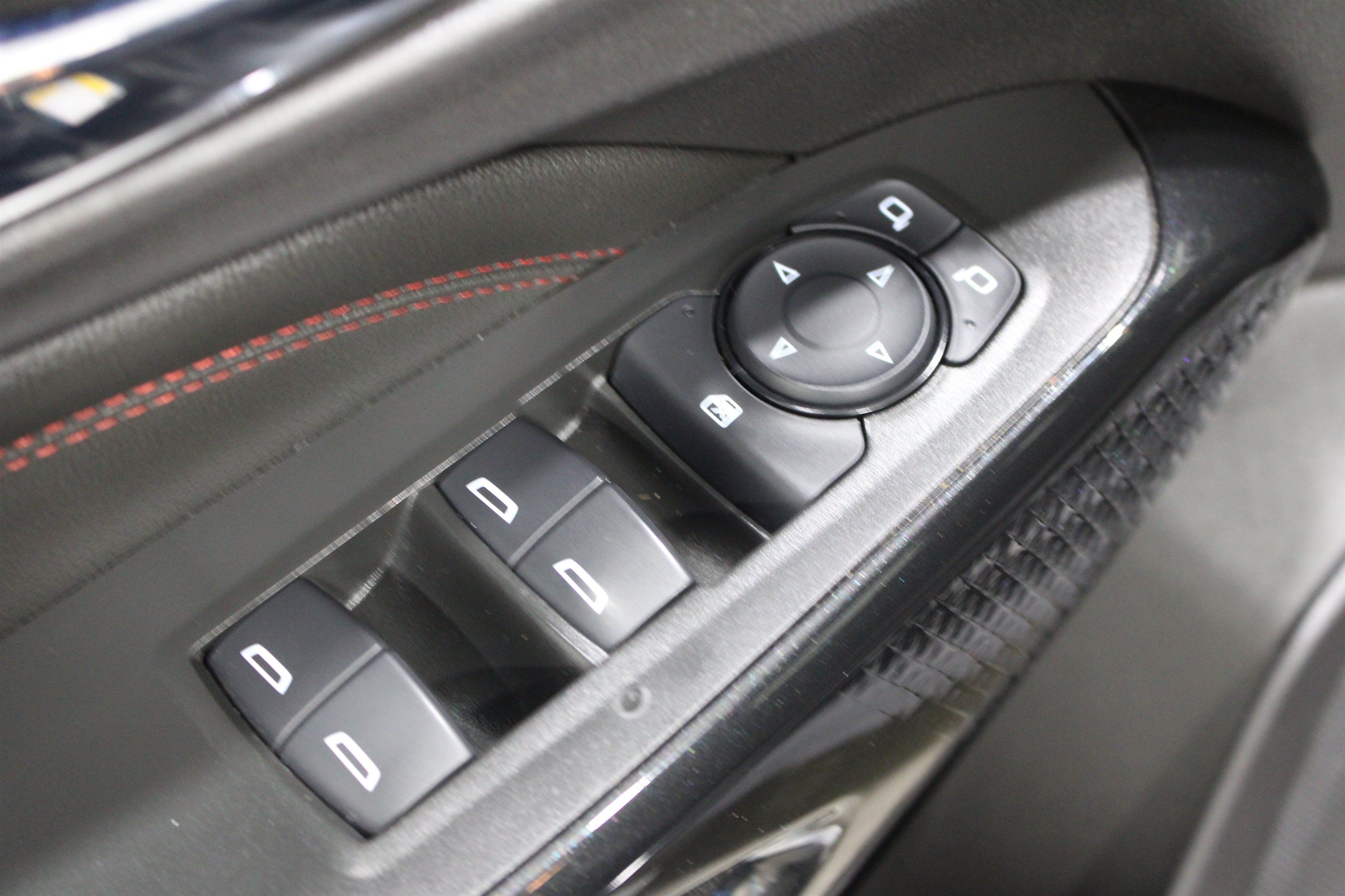Used 2025 Chevrolet Trax RS w/ Sunroof Package FWD image 7