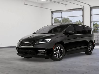 New 2026 Chrysler Pacifica Select