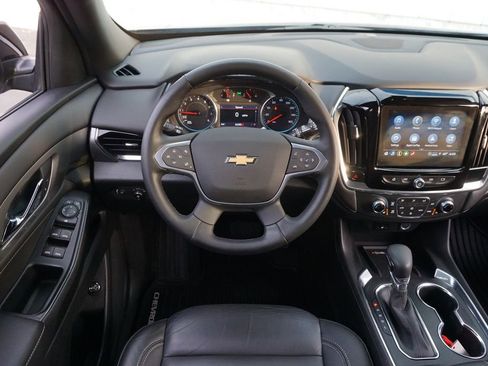 Used 2023 Chevrolet Traverse LT FWD image 13