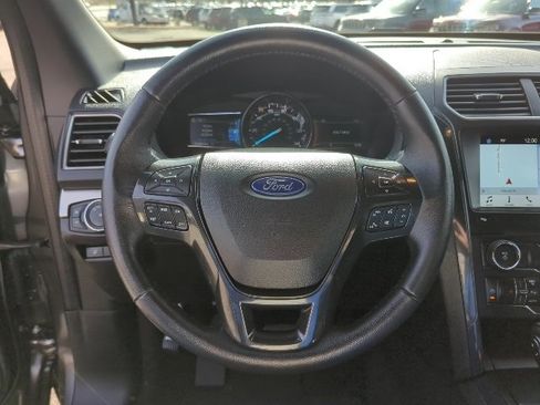 Used 2018 Ford Explorer XLT w/ Equipment Group 202A image 11