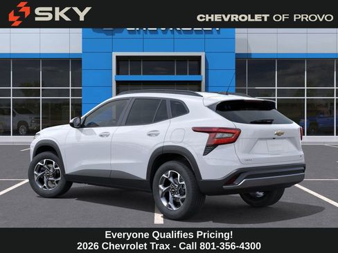 New 2026 Chevrolet Trax LT w/ Driver Confidence Package FWD image 3