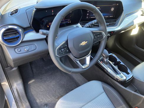 New 2026 Chevrolet Trax LT w/ Driver Confidence Package image 30