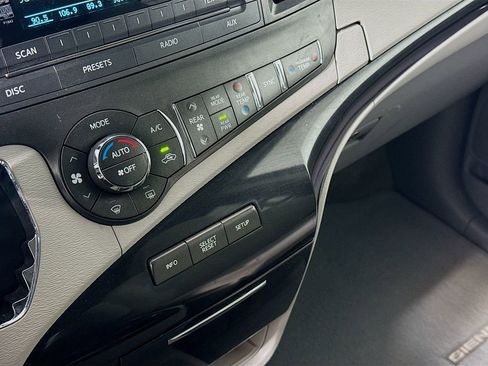 Used 2013 Toyota Sienna LE image 14