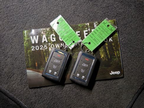 Used 2025 Jeep Wagoneer S Limited AWD/4WD image 24