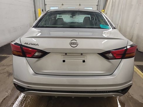 Used 2023 Nissan Altima 2.5 S FWD image 11