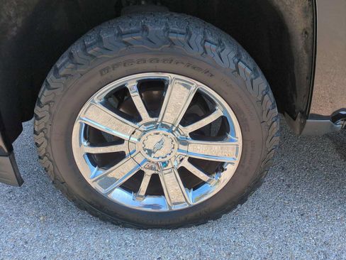 Used 2014 Chevrolet Silverado 1500 High Country w/ High Country Premium Package AWD/4WD image 32