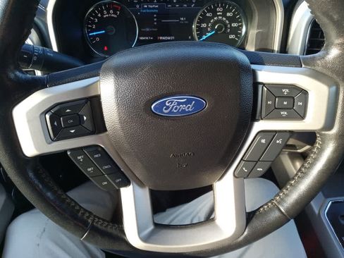 Used 2017 Ford F150 Lariat w/ Equipment Group 502A Luxury AWD/4WD image 19
