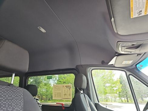 Used 2019 Mercedes-Benz Sprinter 2500 image 13