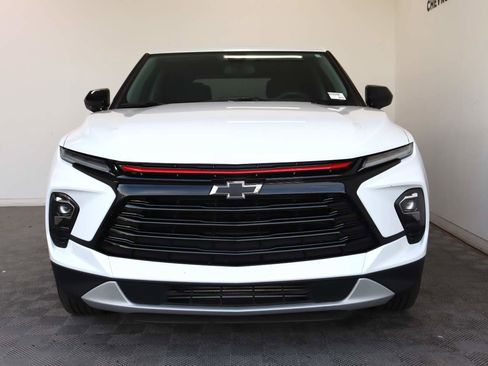 Certified 2025 Chevrolet Blazer LT w/ Redline Edition FWD image 2