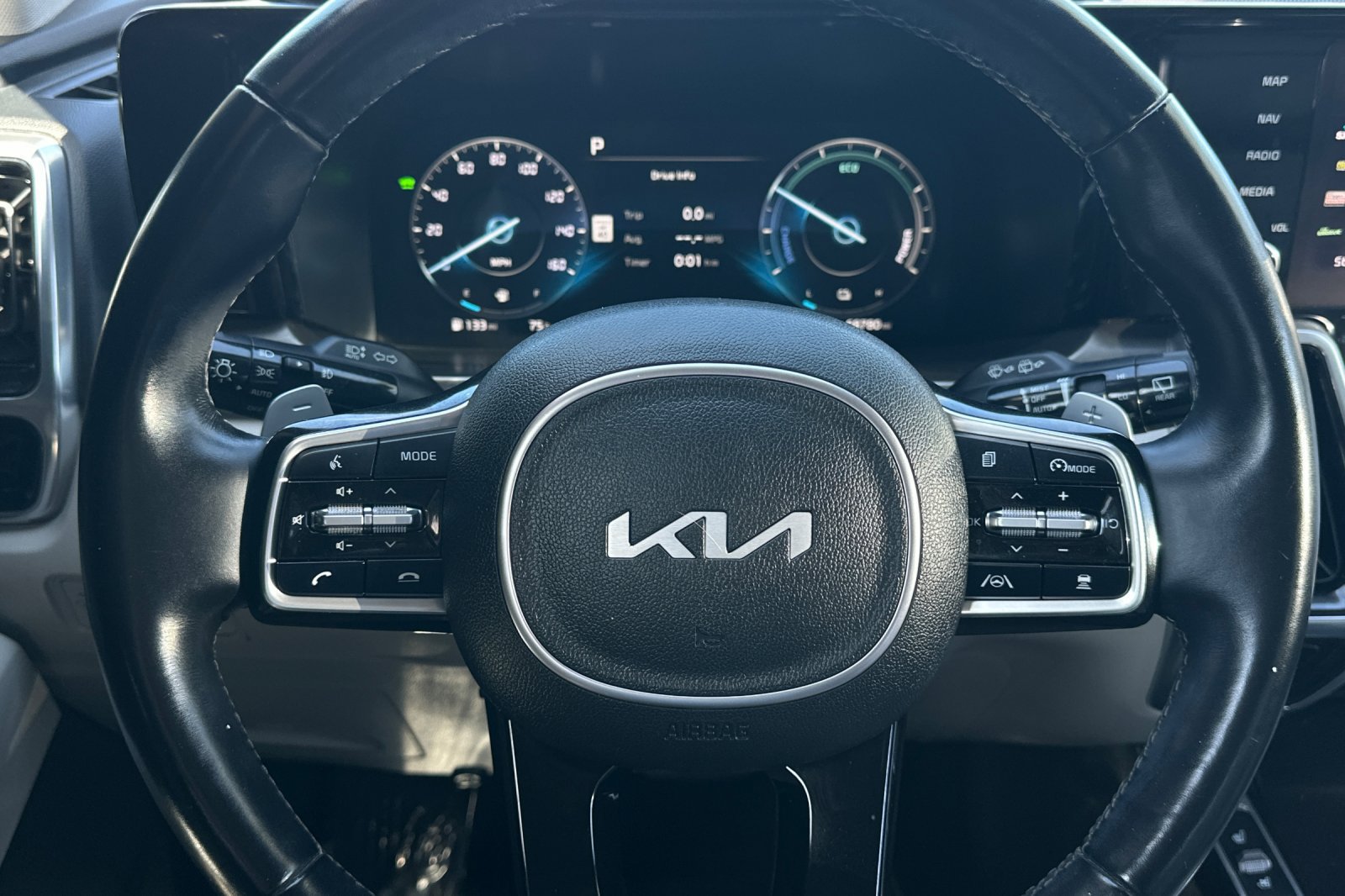Used 2023 Kia Sorento SX Prestige w/ Panoramic Sunroof Package AWD/4WD image 33