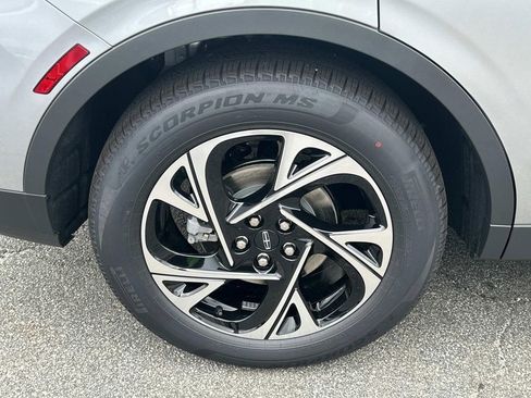 New 2025 Lincoln Nautilus Premier w/ Equipment Group 102A image 17