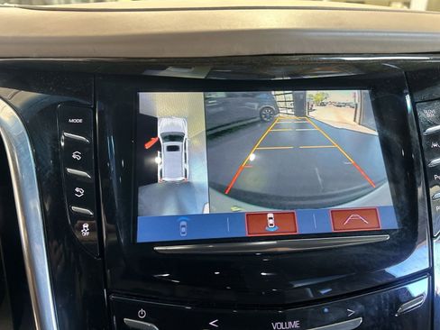 Used 2018 Cadillac Escalade Platinum AWD/4WD image 14