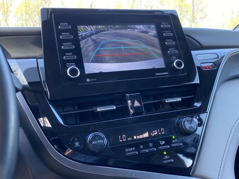 Used 2024 Toyota Camry SE image 31