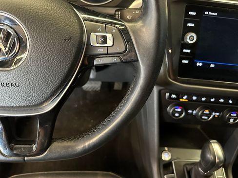 Used 2019 Volkswagen Tiguan SE AWD/4WD image 12
